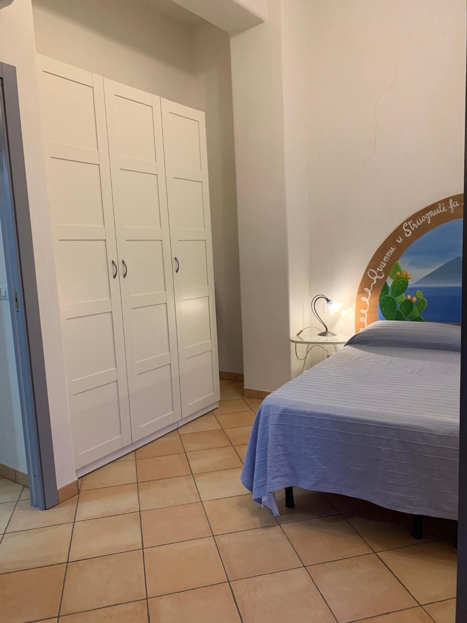 הוילה ליפארי Casa Marietta מראה חיצוני תמונה